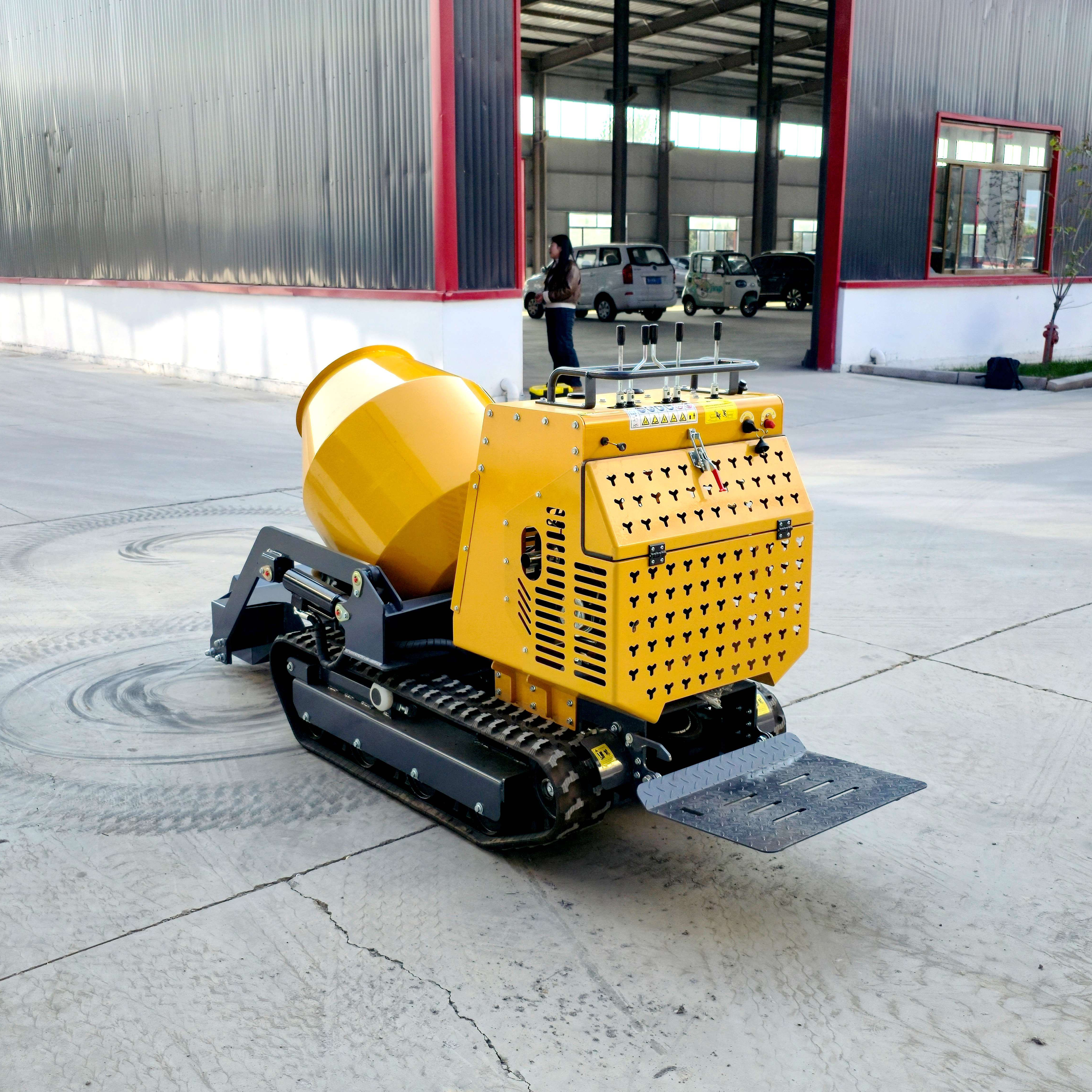 Self Walking Tracked Concrete  - Concrete Mixer Small recensione e prezzo